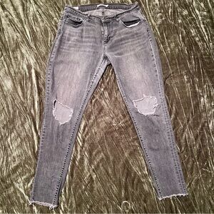 Levi’s Distressed Gray Curvy Skinny Jeans for Women 32x30
